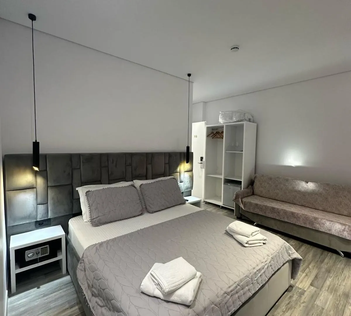 Luxury Villa Alisja Sarande With Private Beach 4*,  Albanië